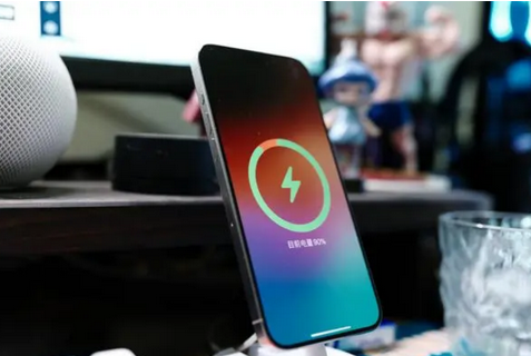 丰南苹果15换屏服务分享用什么充电器给iPhone15充电更好 